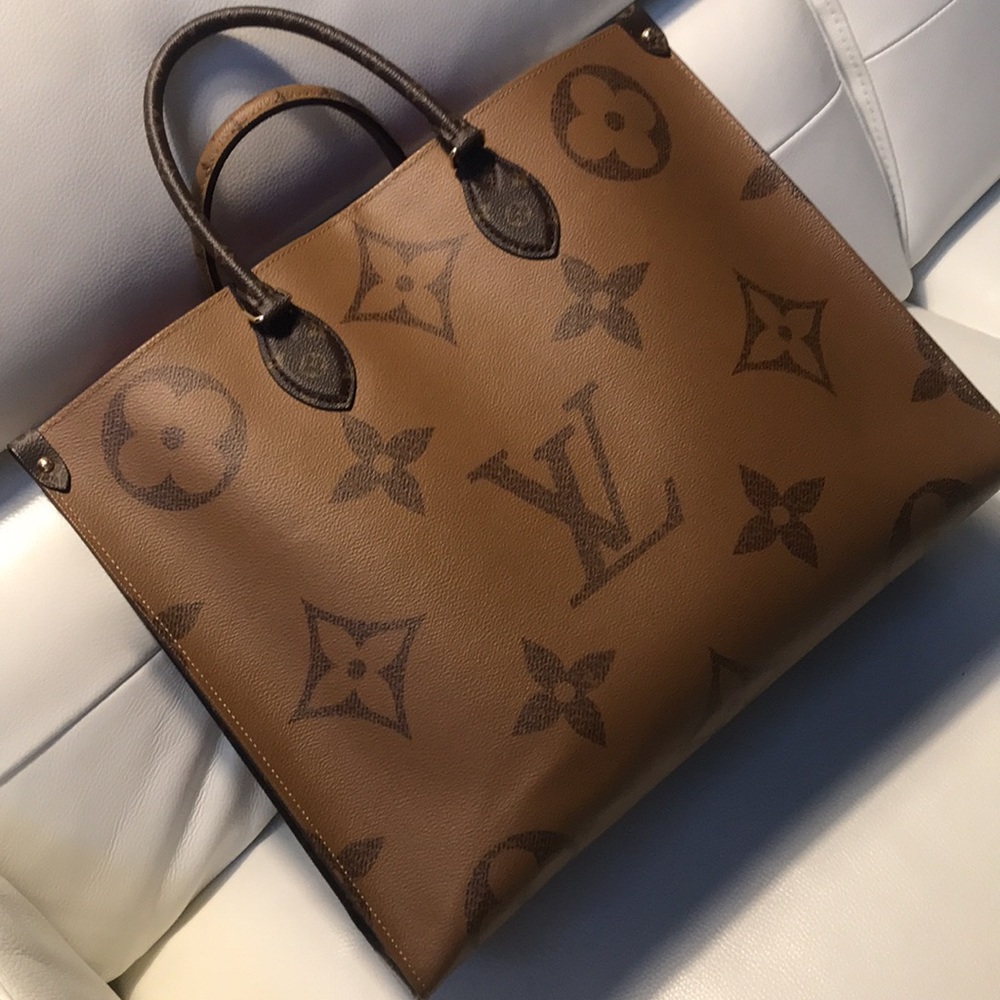 SOLD! Gorgeous Authentic Louis Vuitton Big Reverse Bag / Tote ๐. Like New. - Picture 1 of 16